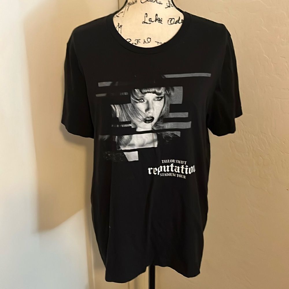Taylor Swift Black Reputation Stadium Tour Graphic Shirt Music Singer Artist